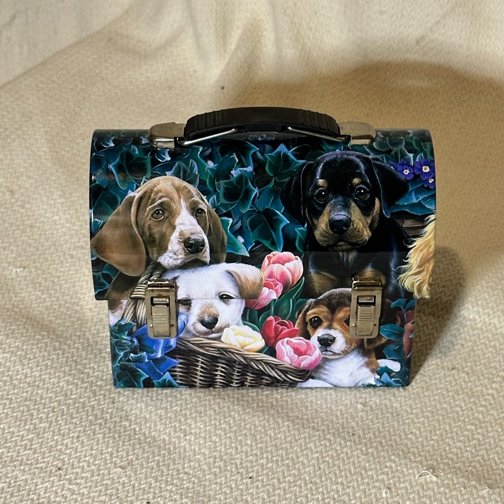 Howie Heart’s Doggy Treats Lunch Box Tin “2008”